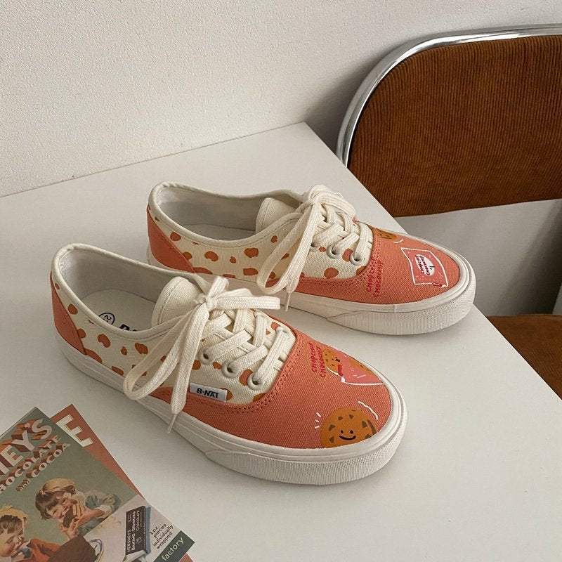 Fashionable Color Matching Graffiti Board Shoes