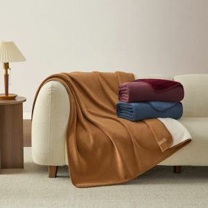 Casual Living Luxe Throw In 3 Colours, 127 x 178 cm